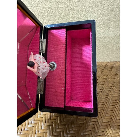 Vintage Hand-Painted Japanese Lacquerware Jewelry Box With Scenic Landscape - Picture 11 of 14